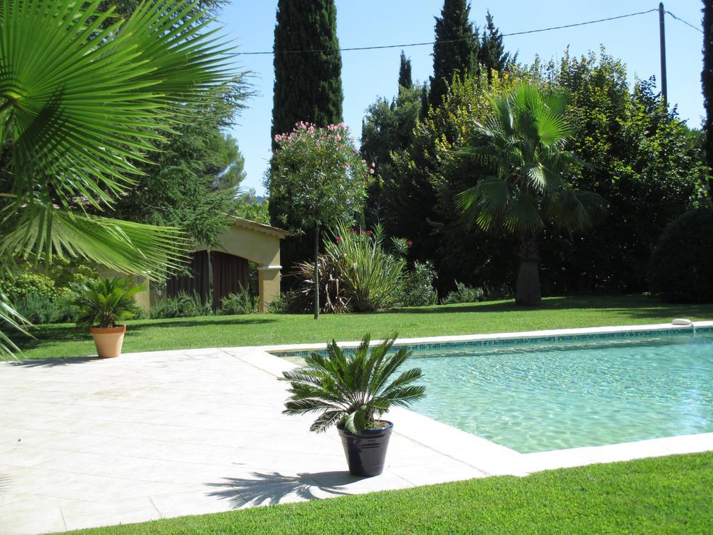 مبيت وإفطار جراس Le Clos Des Canebiers المظهر الخارجي الصورة
