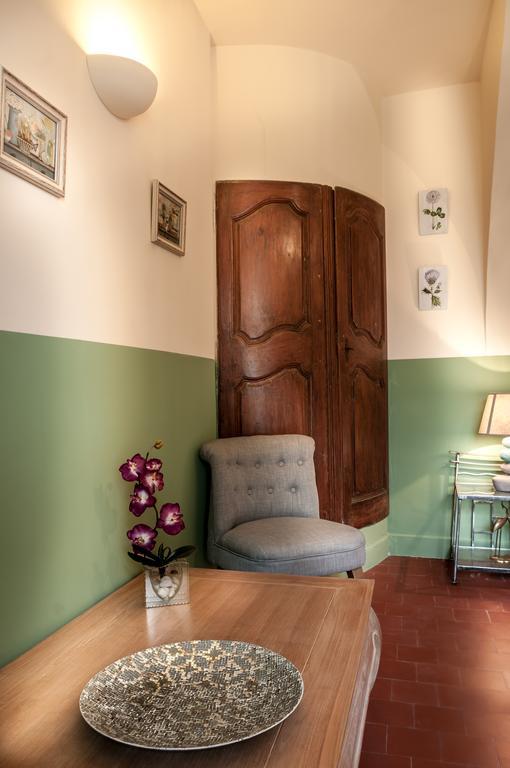 مبيت وإفطار جراس Le Clos Des Canebiers الغرفة الصورة