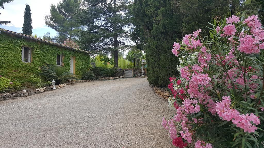 مبيت وإفطار جراس Le Clos Des Canebiers المظهر الخارجي الصورة