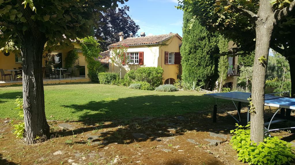 مبيت وإفطار جراس Le Clos Des Canebiers المظهر الخارجي الصورة