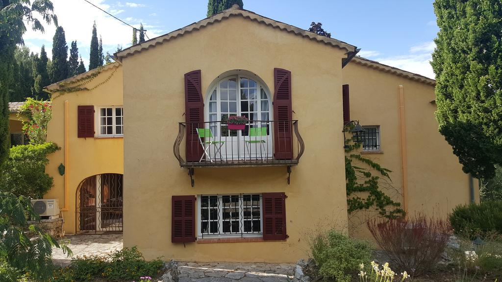 مبيت وإفطار جراس Le Clos Des Canebiers المظهر الخارجي الصورة